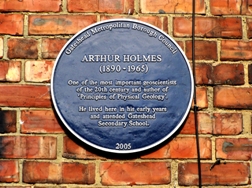 19 Primrose Hill, Holmes’s Gateshead home - plaque